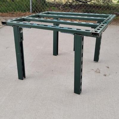 Lot 28: GREEN Metal Bracket Desk