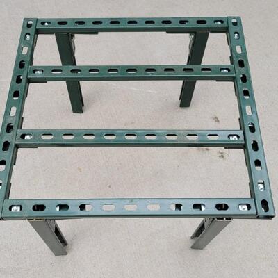 Lot 28: GREEN Metal Bracket Desk