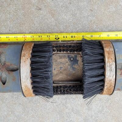 Lot 30: Vintage Mud/Ice/Dirt Shoe and Boot Scrubber 