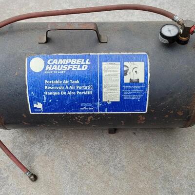Lot 31: Vintage CAMPBELL HAUSFELD Portable Air Tank