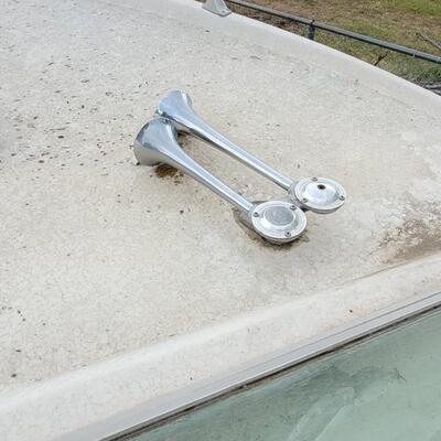 Lot 32: Vintage SPORTSMAN Boat feat. MERCRUISER Engine w/ HOLLEY Carb w/ Trailer (CLEAN TRAILER TITLE Ready to Transfer)