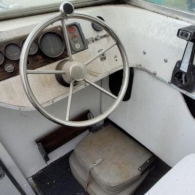 Lot 32: Vintage SPORTSMAN Boat feat. MERCRUISER Engine w/ HOLLEY Carb w/ Trailer (CLEAN TRAILER TITLE Ready to Transfer)