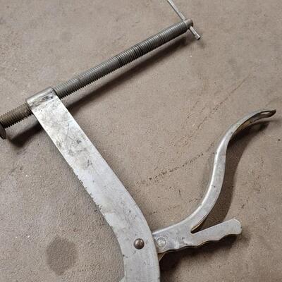 Lot 37: Large Vintage Clamp Vise