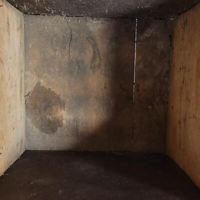 Lot 42: Vintage Wood ROYAL FARM Milk Bix 