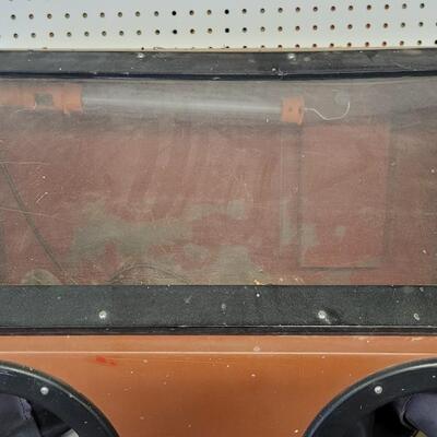Lot 45: 30 Gallon Sand Blasting Cabinet 