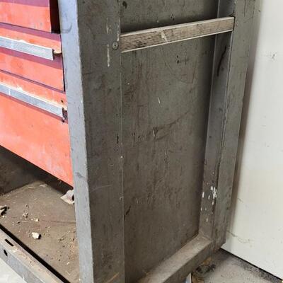 Lot 46: Vintage CRAFTSMAN Tool Box w/ 3 Trays