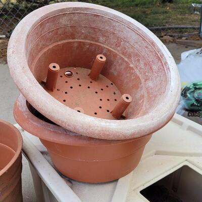 Lot 48: Large Assortment of Hydroponic Growing Accessories 