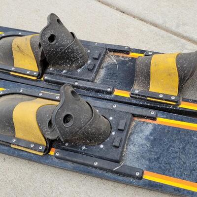 Lot 52: Vintage Water Ski CUT'N JUMP 200SS Skis