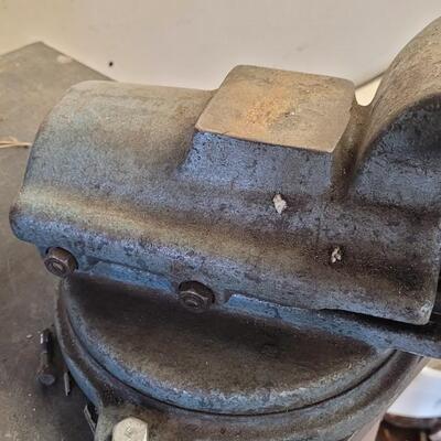 Lot 56: Vintage Large MADE IN POLAND Bench Vise 