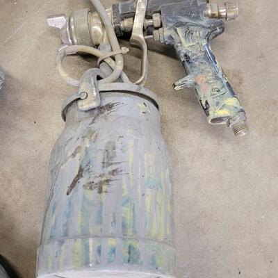 Lot 70: Bundle of Paint Spray Guns 