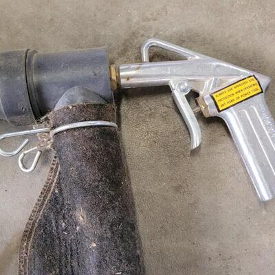 Lot 70: Bundle of Paint Spray Guns 