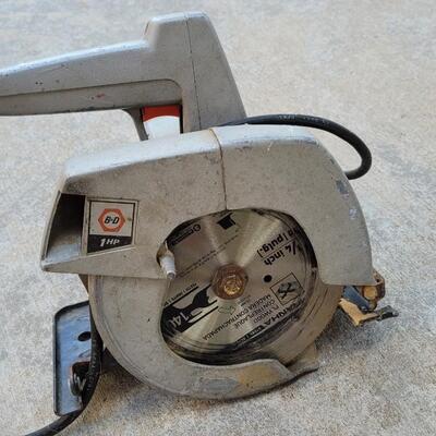 Lot 72: Vintage Black and Decker 1HP Power Saw 