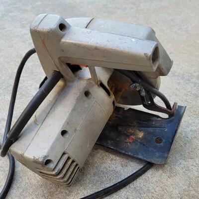 Lot 72: Vintage Black and Decker 1HP Power Saw 