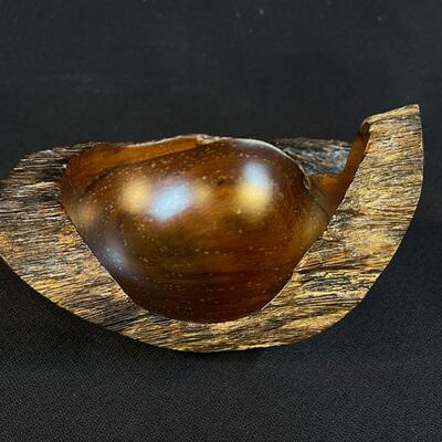 Modero Negro Wooden Bowl By artist Arturo Solano