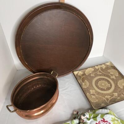 Tray, copper pot, square plate, Xmas placemats