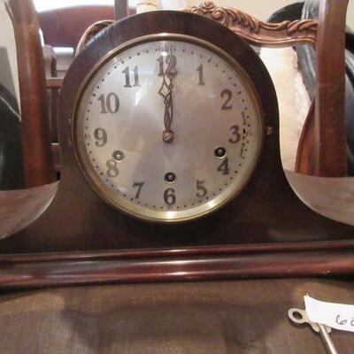 Westminster Chime Mantle Clock w/ key