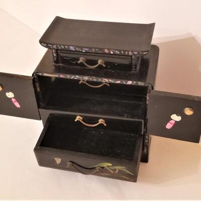 Lot #8  Cute vintage Jewelry Box with Asian Styling