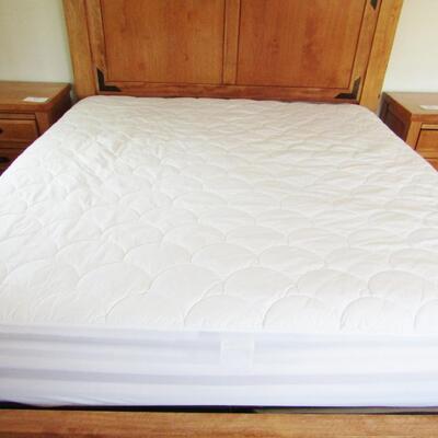 LOT 6  KING SIZE COMPLETE BED