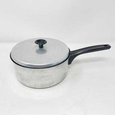 STAINLESS STEEL NONSTICK 8â€ SAUCEPAN W/LID