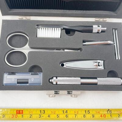 MENâ€™S TRAVEL GROOMING KIT IN METAL CASE