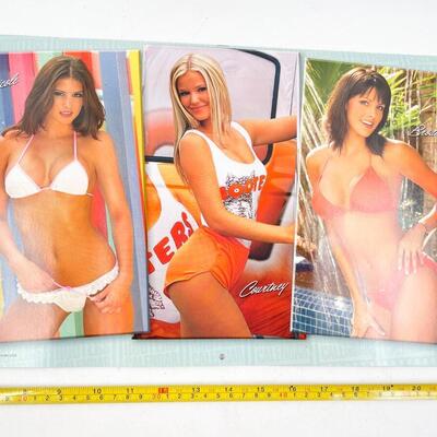 HOOTERS 2005 CALENDAR