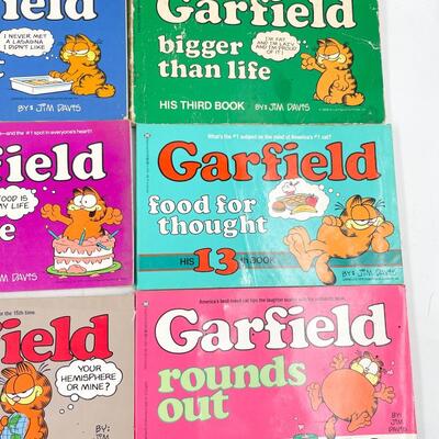 GARFIELD BY JIM DAVIS BOOKS LOT OF 9