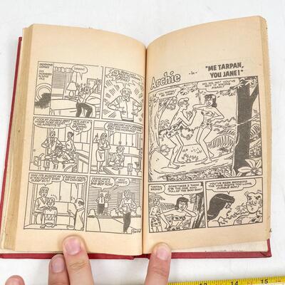 VINTAGE ARCHIE THE ADVENTURER COMIC BOOK