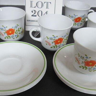 Corelle Cups and Saucers, Read description!