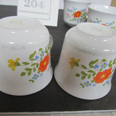 Corelle Cups and Saucers, Read description!
