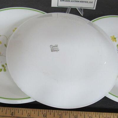 7 Corelle Wildflower 8" Plates, Read description