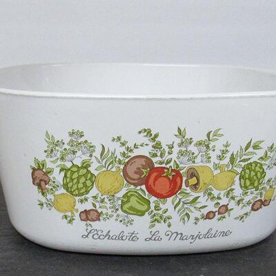Corning Covered Casserole, Spice of Life, 8" Wide, Read description