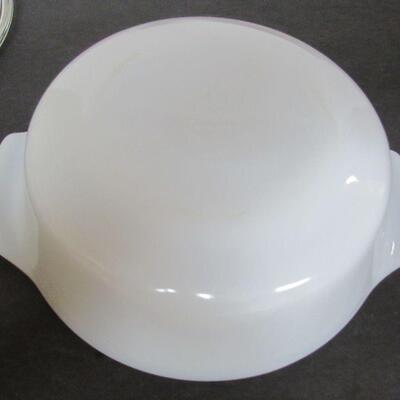 Fire King Anchor Hocking Covered Casserole, Cornflower Pattern, 1 Qt, USA