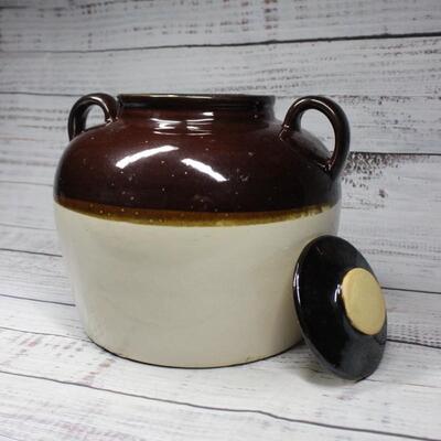 Ceramic potteryVintage Made in U.S.A. Double Handle Bean Pot