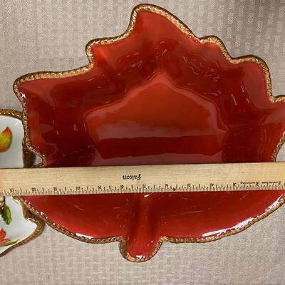 Pair of Leaf Shaped Fall Autumn Thanksgiving Serving Bowls