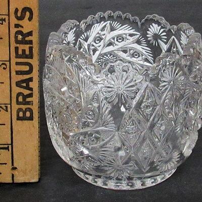 Pretty Vintage Pattern Glass Small Vase/Rose Bowl
