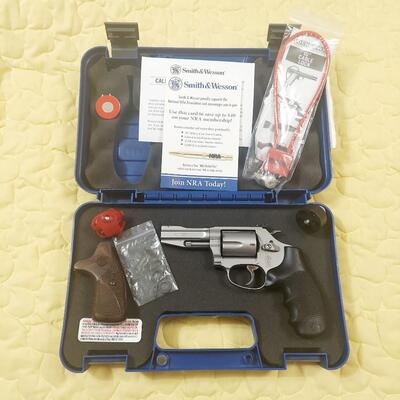 SMITH & WESSON MODEL 60 .357 REVOLVER - WITH EXTRAS *NO SHIPPING