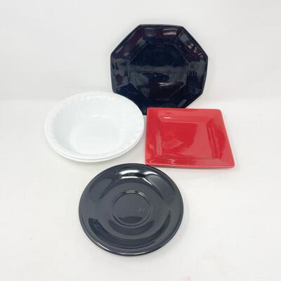 ASSORTED SMALL PLATES & BOWLS LOT