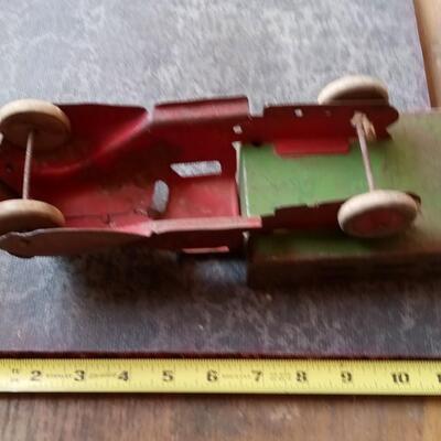 LOT 159         OLD METAL TOY TRUCK
