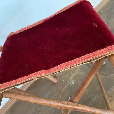 Antique English Child's Lawn Folding Lawn Chair