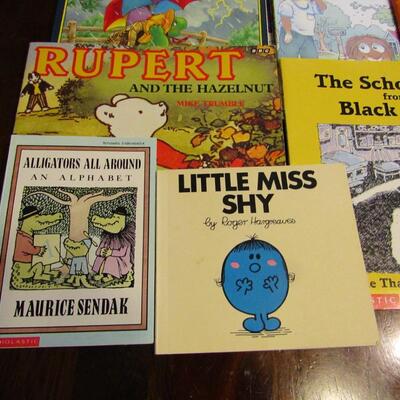 LOT 43  BOOKS FOR YOUNG CHILDREN