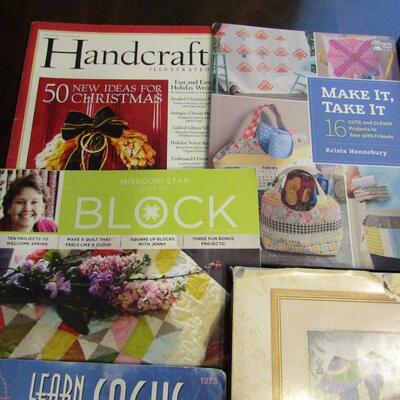 LOT 52  BOOKS MOSTLY ABOUT CRAFTING