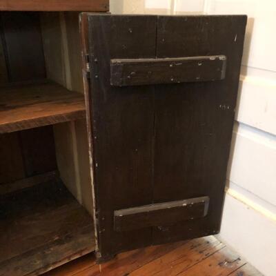 Antique Wooden Hutch ( DH-MG )