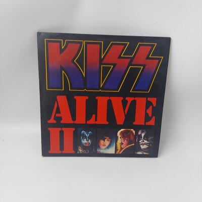 KISS ALIVE II W/ LOTS OF EXTRAS LP
