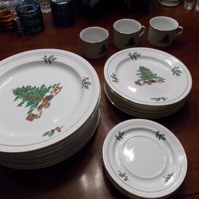Christmas Dinnerware and Serving Plate