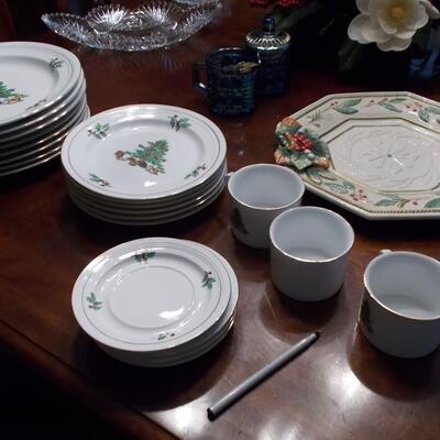 Christmas Dinnerware and Serving Plate