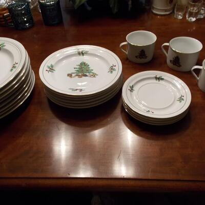 Christmas Dinnerware and Serving Plate