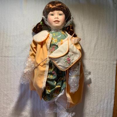 Court of Doll Lot #9
