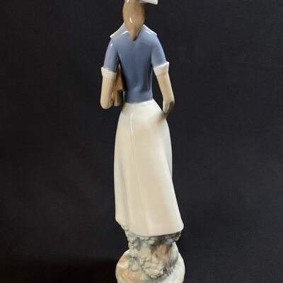 Lladro Porcelain Nurse 14" an admirable health worker