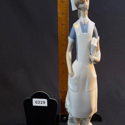 Lladro Porcelain Nurse 14" an admirable health worker