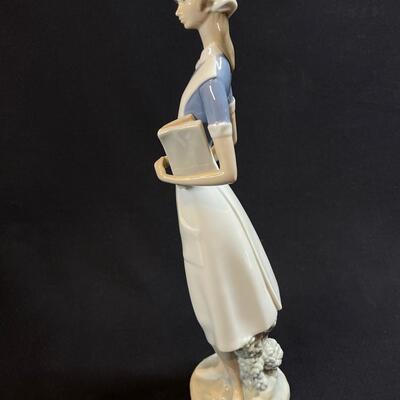 Lladro Porcelain Nurse 14" an admirable health worker